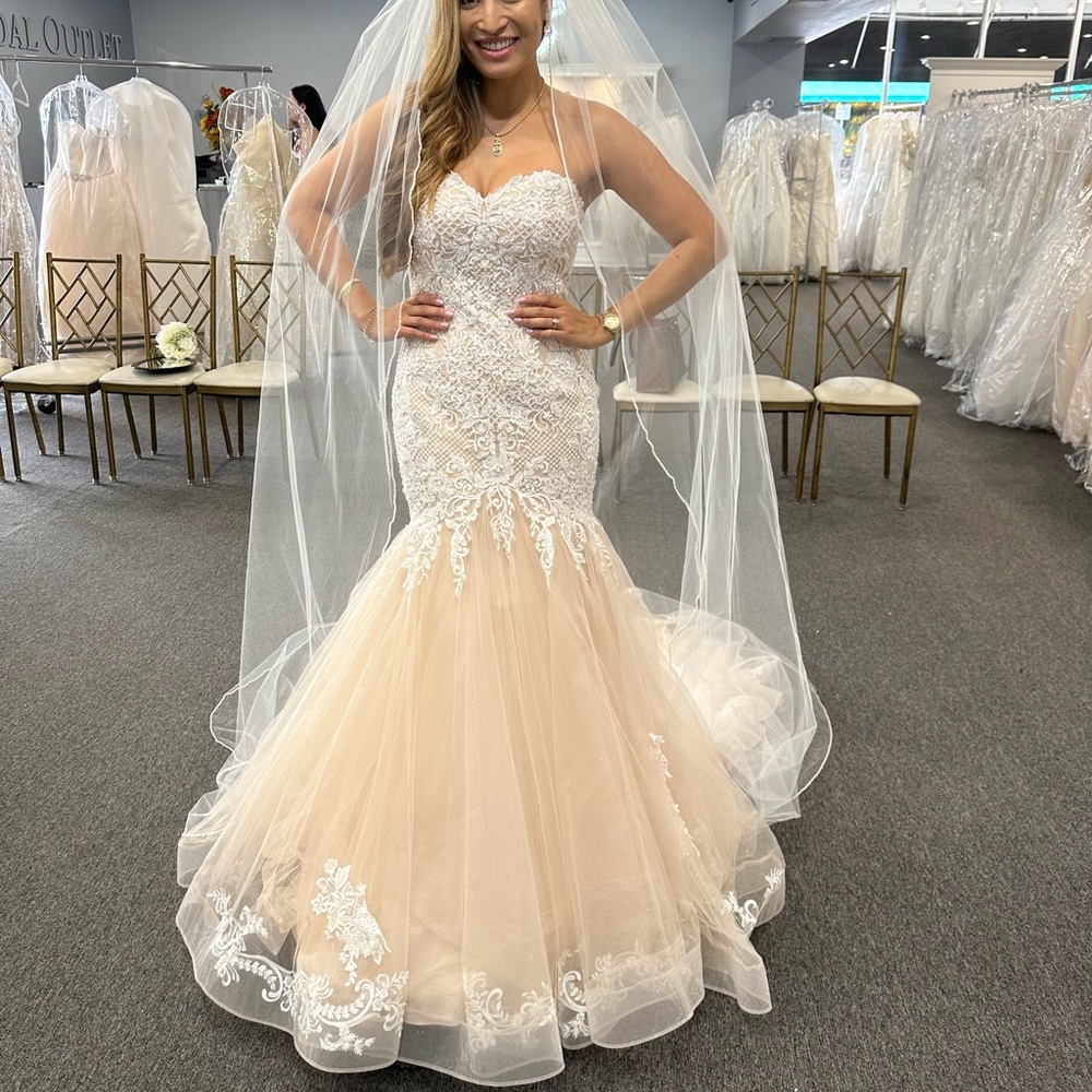 Mermaid Cream Wedding Dress NEW